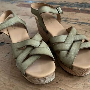 Kork Ease clog sandals, size 11.